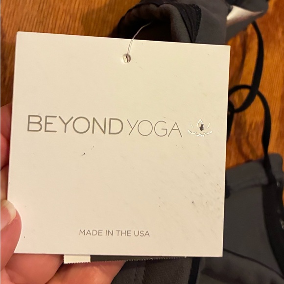NWT Beyond Yoga Bandeau L Sports Bra Steel Gray Color Missing Shoulder Straps - Picture 7 of 7